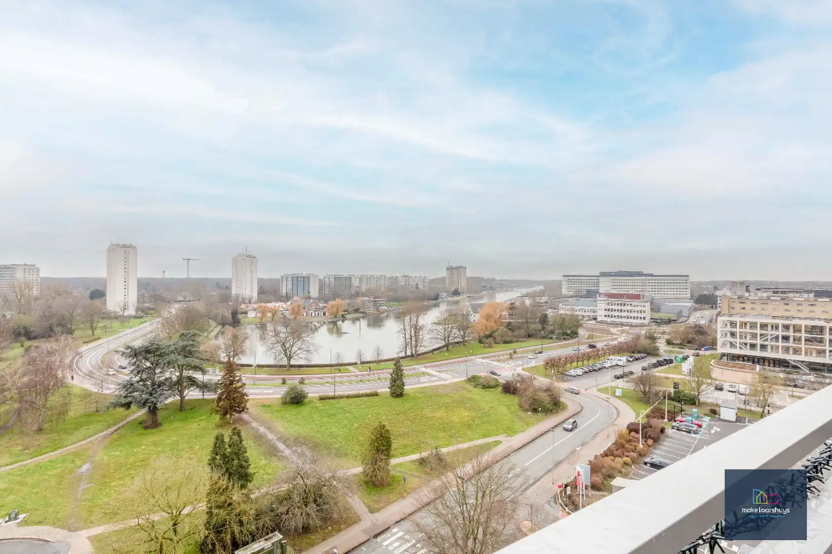 Ruim 2 slaapkamerappartement met garagebox nabij de Blaarmeersen foto 10