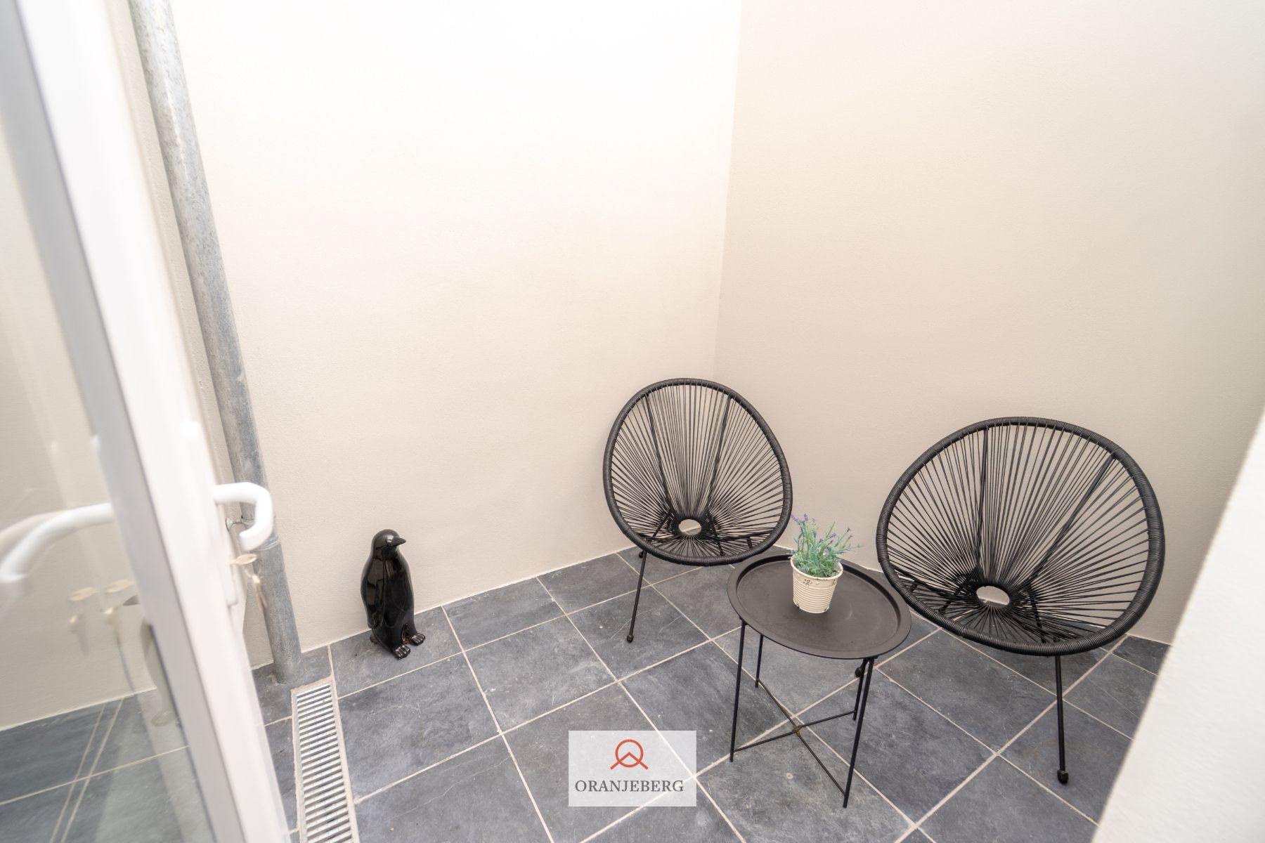 Gelijkvloerse gerenoveerde lichtrijke studentenstudio foto 16