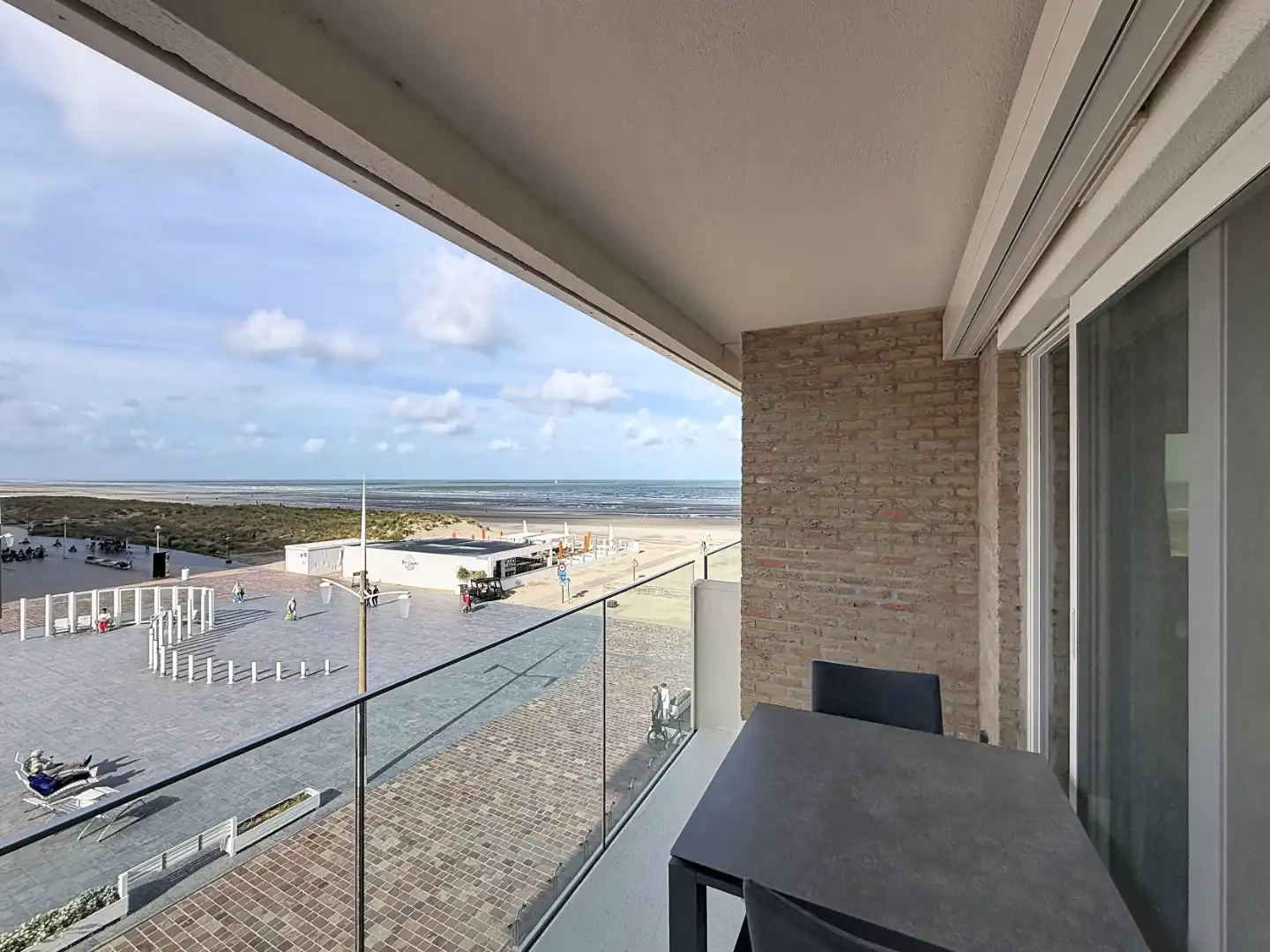 Ruim hoekappartement met met frontaal zeezicht te Nieuwpoort-Bad foto 7