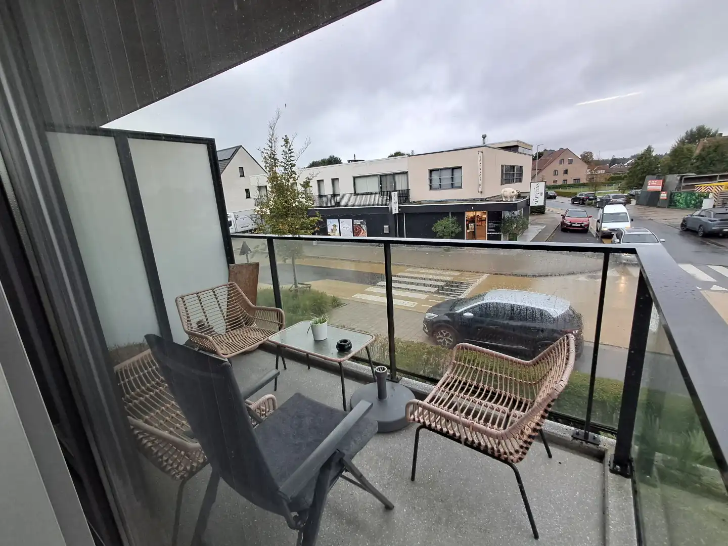 Instapklaar appartement te Sijsele! foto 9