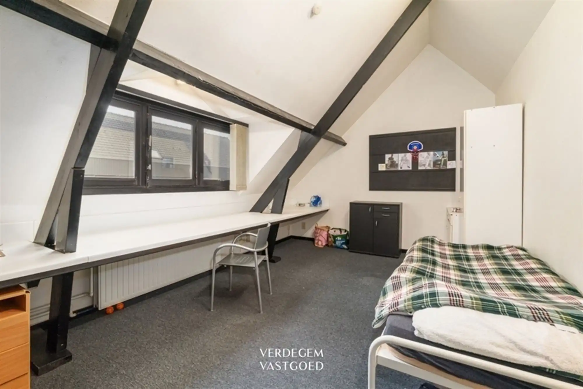 Architecturale studentenwoning met 8 entiteiten, garage en prachtige tuin foto 16