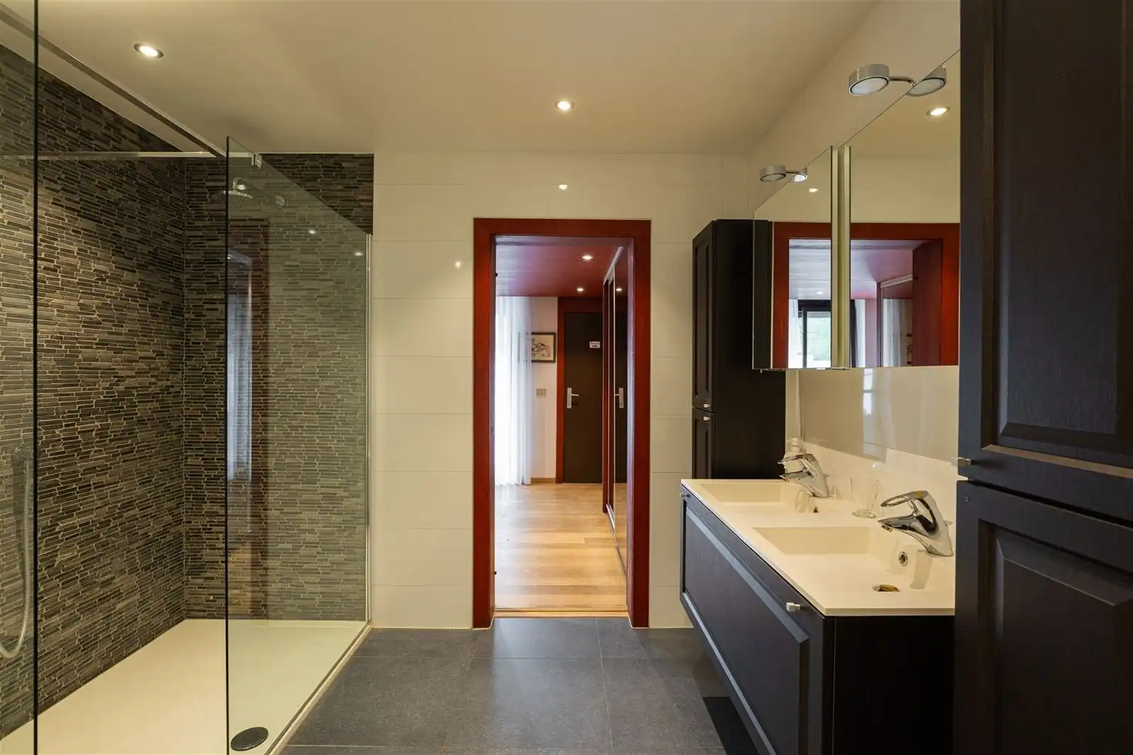 Droomt u van exclusief wonen in alle rust en luxe?  foto 17