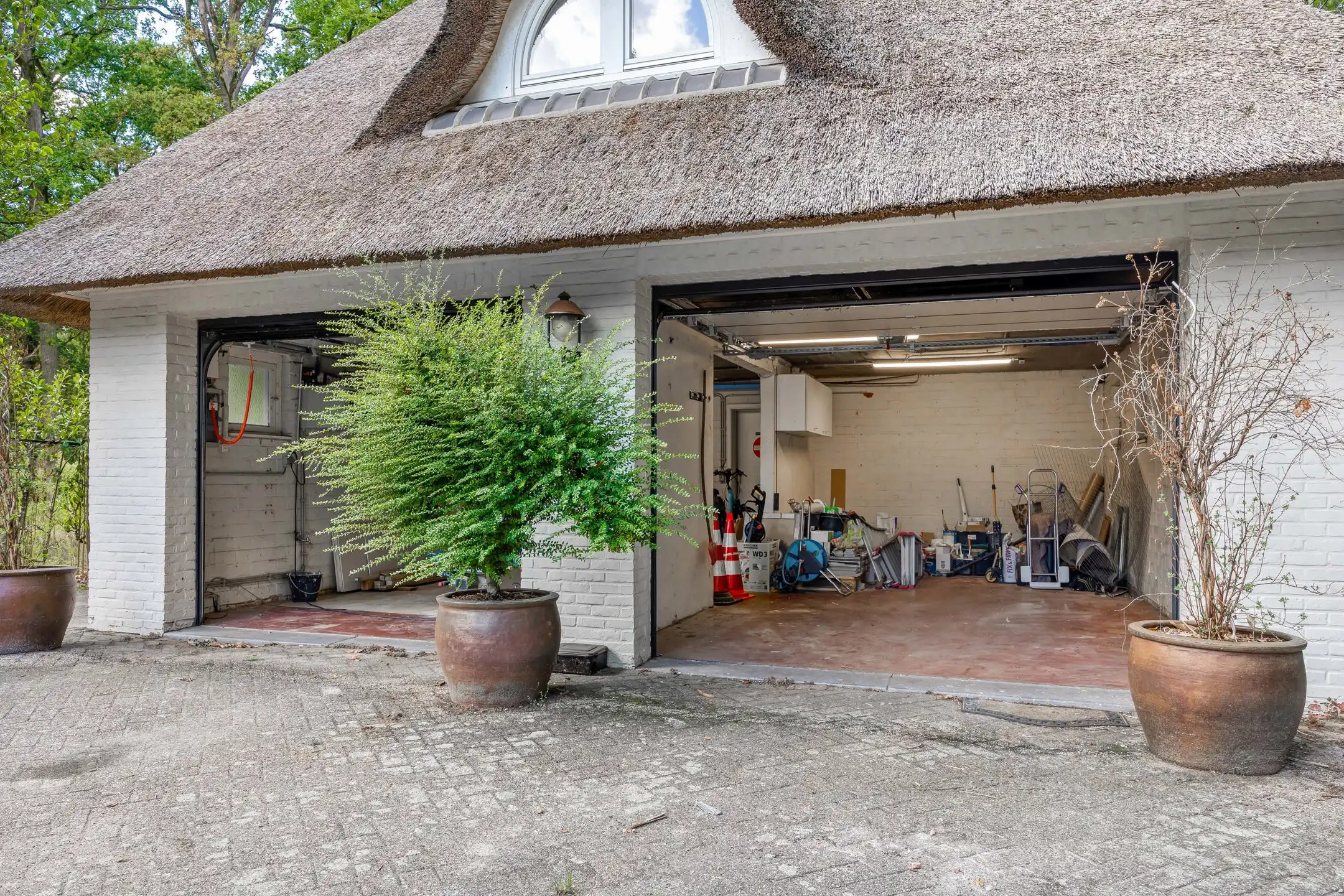 Karaktervolle villa op ca. 1 hectare groen foto 40