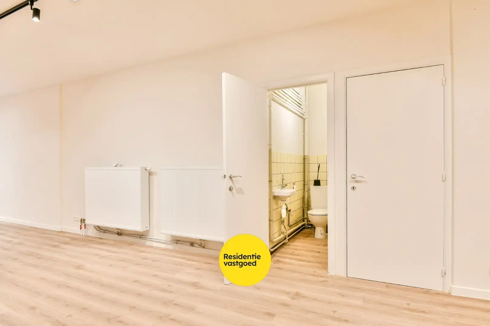 Gelijkvloerse handelsruimte op toplocatie te Oostende foto 8