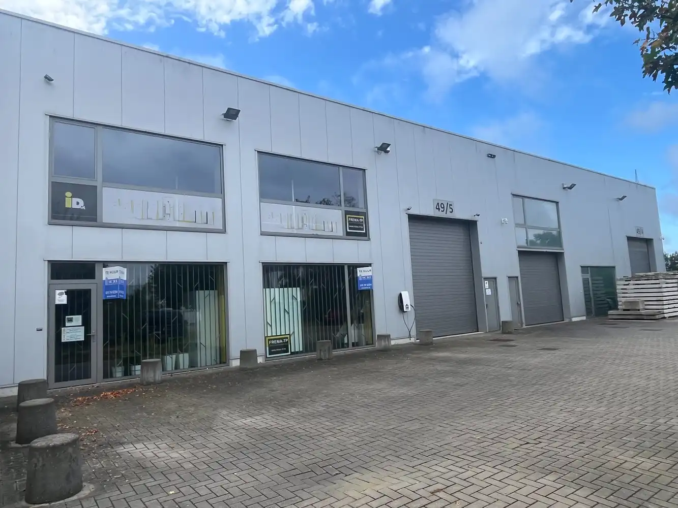 KMO-unit met kantoor foto {{pictureIndex}}