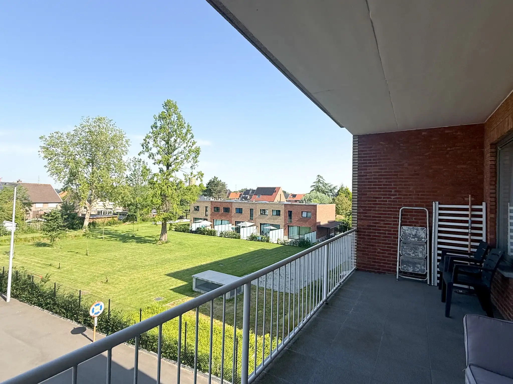 Appartement met twee slaapkamers, terras en autostaanplaats nabij het centrum van Beveren foto 12