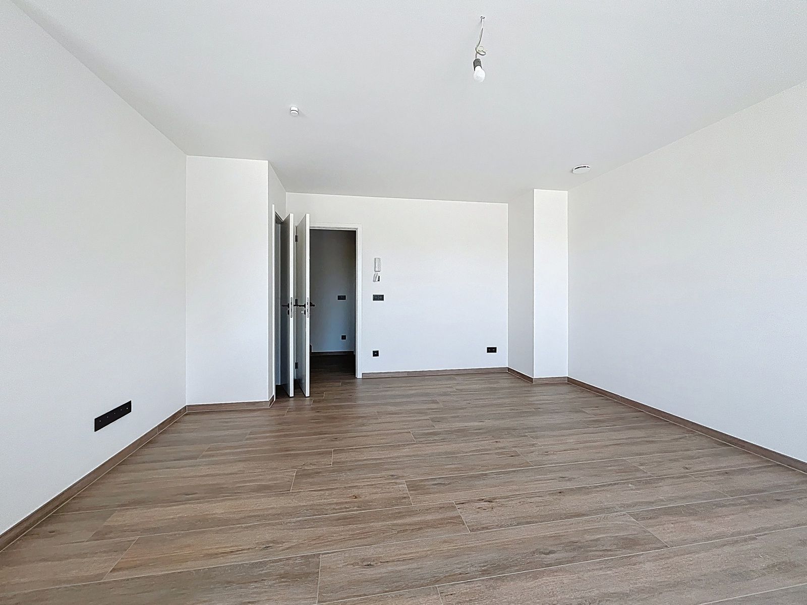 BEN Duplex app met 3 slpks -- 2bdks en terras foto 6