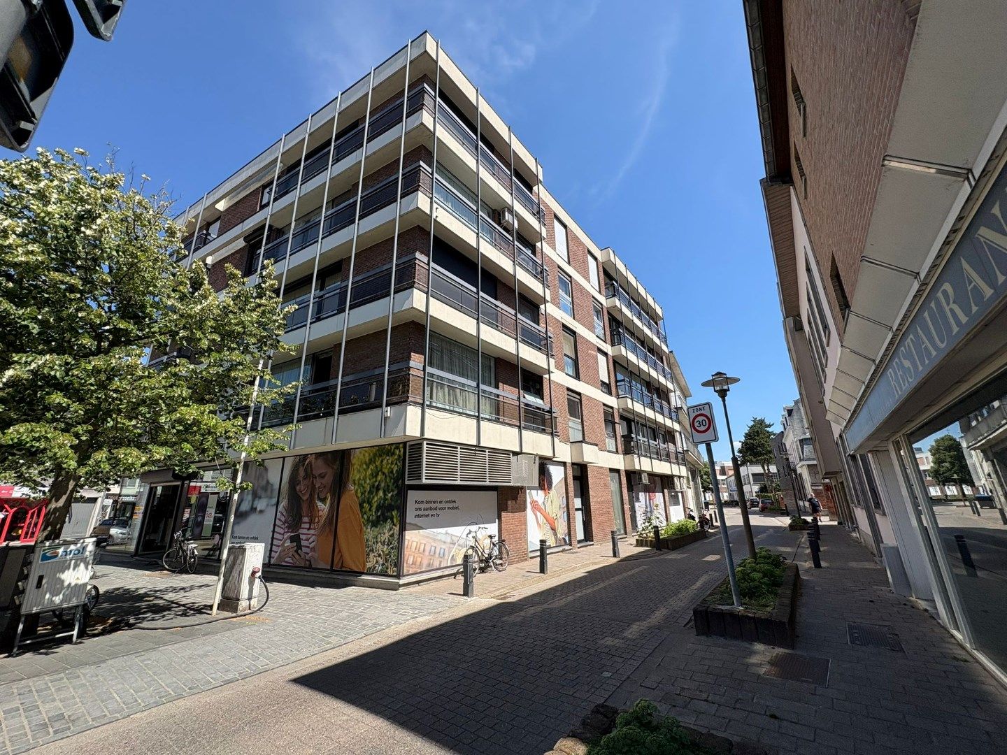 Verzorgd appartement met 2 slpks, gelegen in het centrum van Mol !  foto {{pictureIndex}}