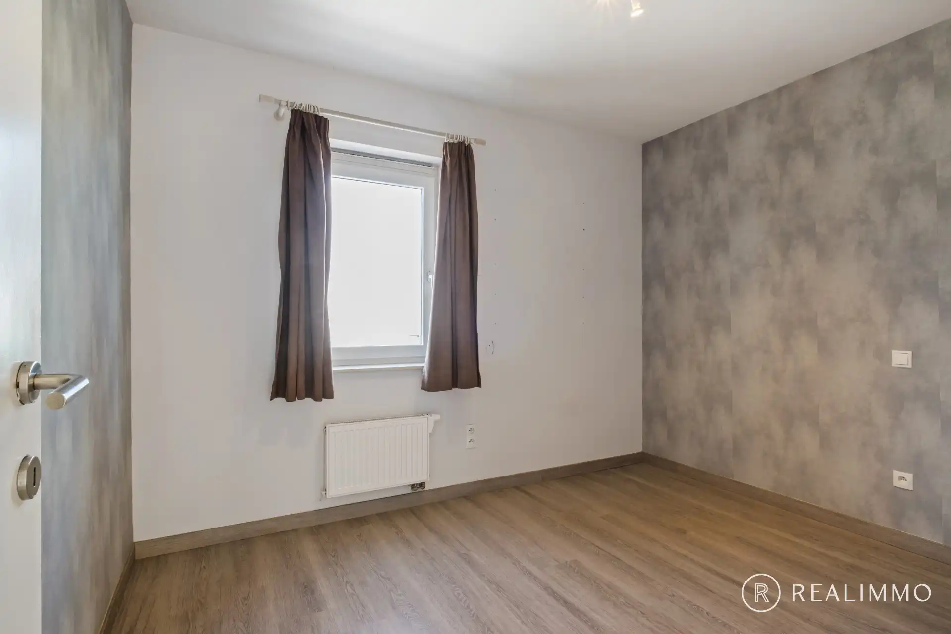 Recent appartement met 2 slaapkamers en garage foto 13
