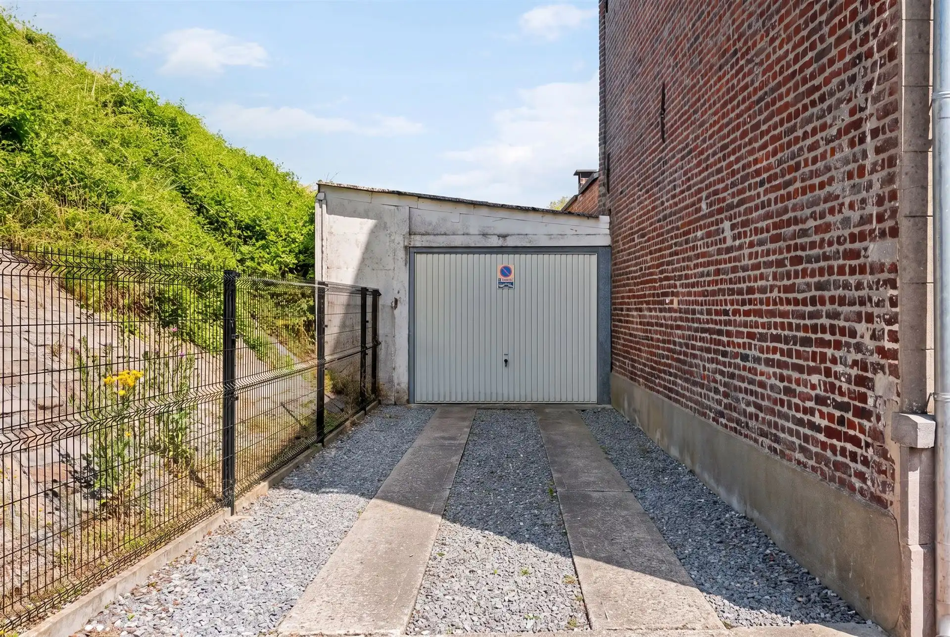 Te renoveren woning met 3 slk, garage en tuin! foto 25