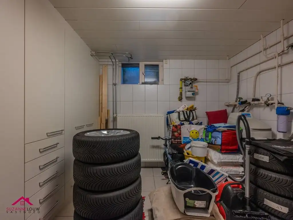 Charmante, ruime half-vrijstaande gezinswoning foto 46