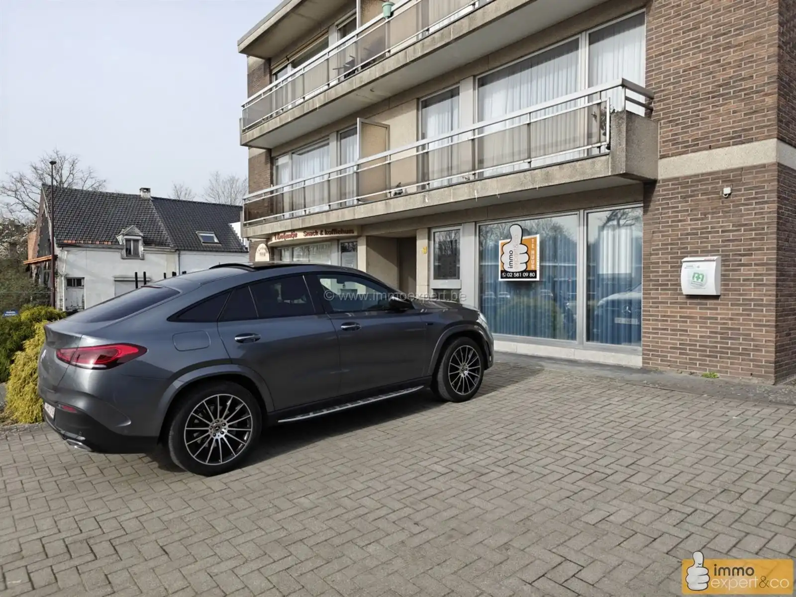 TERNAT: Handelsgelijksvloers foto {{pictureIndex}}