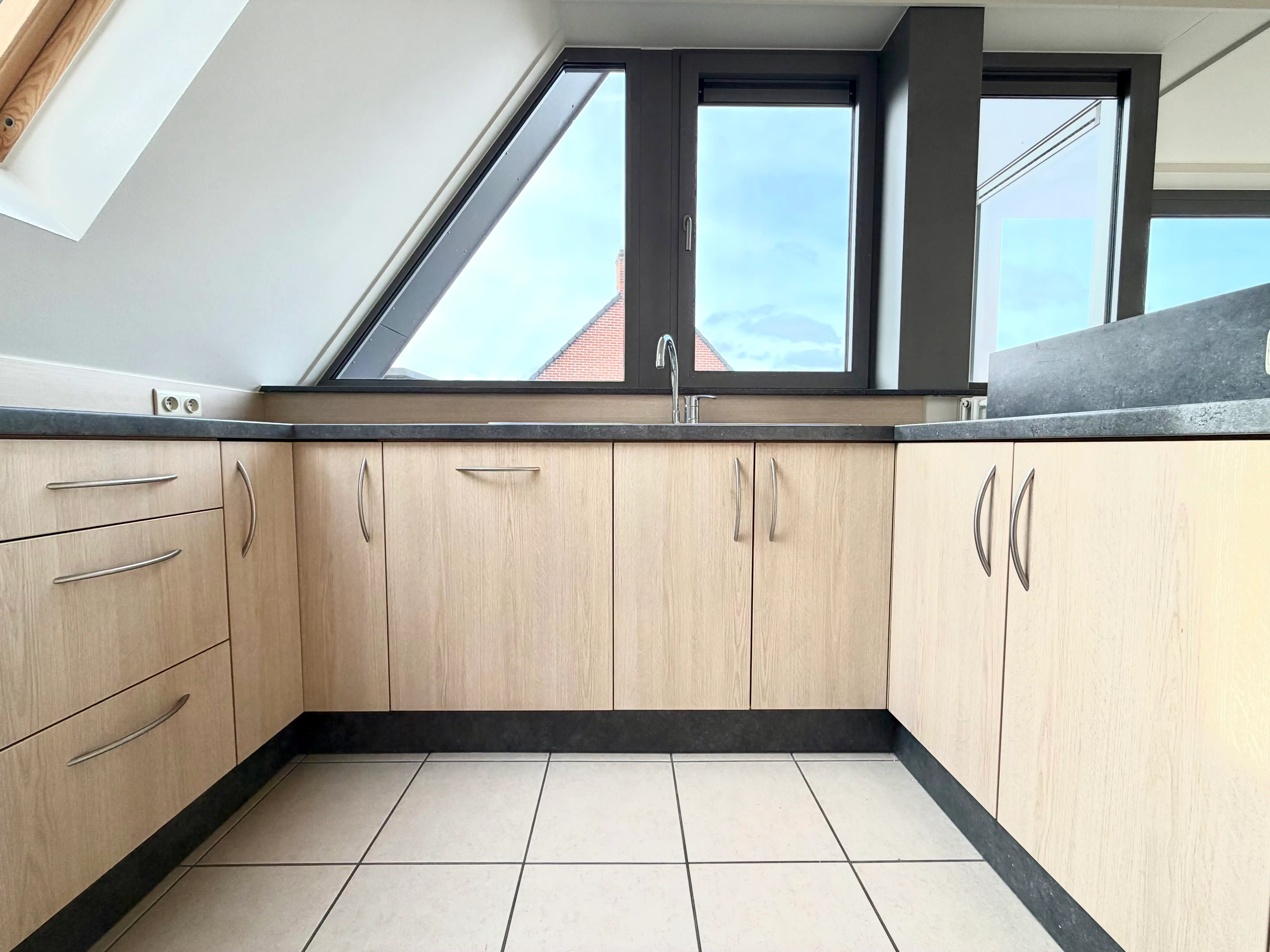 Ruim appartement met drie slaapkamers te huur in Evergem foto 7