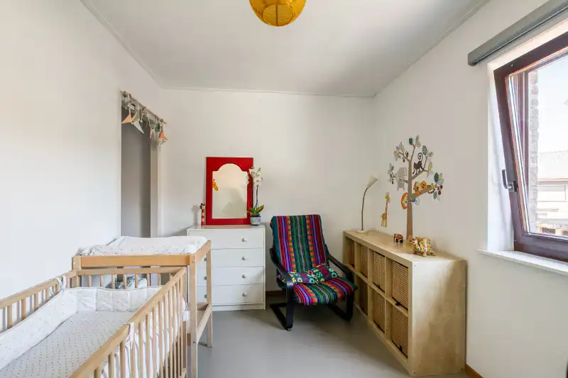 VERZORGDE INSTAPKLARE RIJWONING MET GARAGE EN GEZELLIGE TUIN foto 17