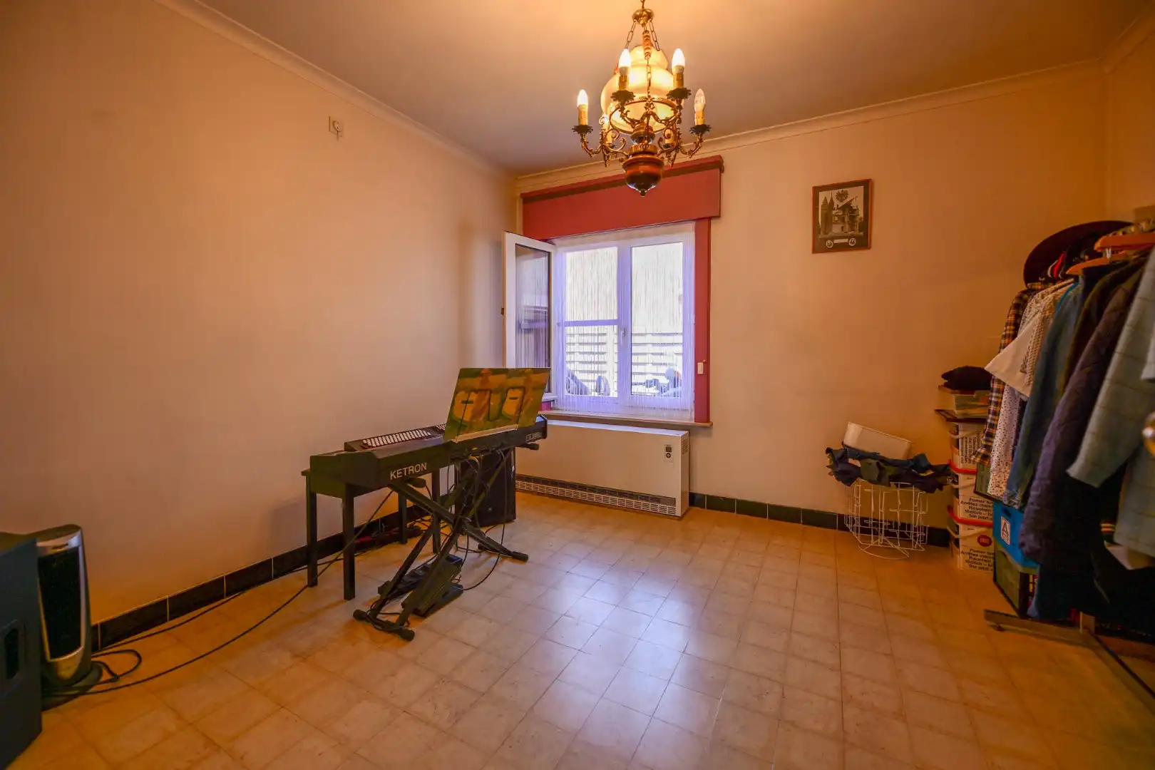 Ruime gelijkvloerse woning met 3 slaapkamers, garage en zonnige tuin op 781m2 foto 13