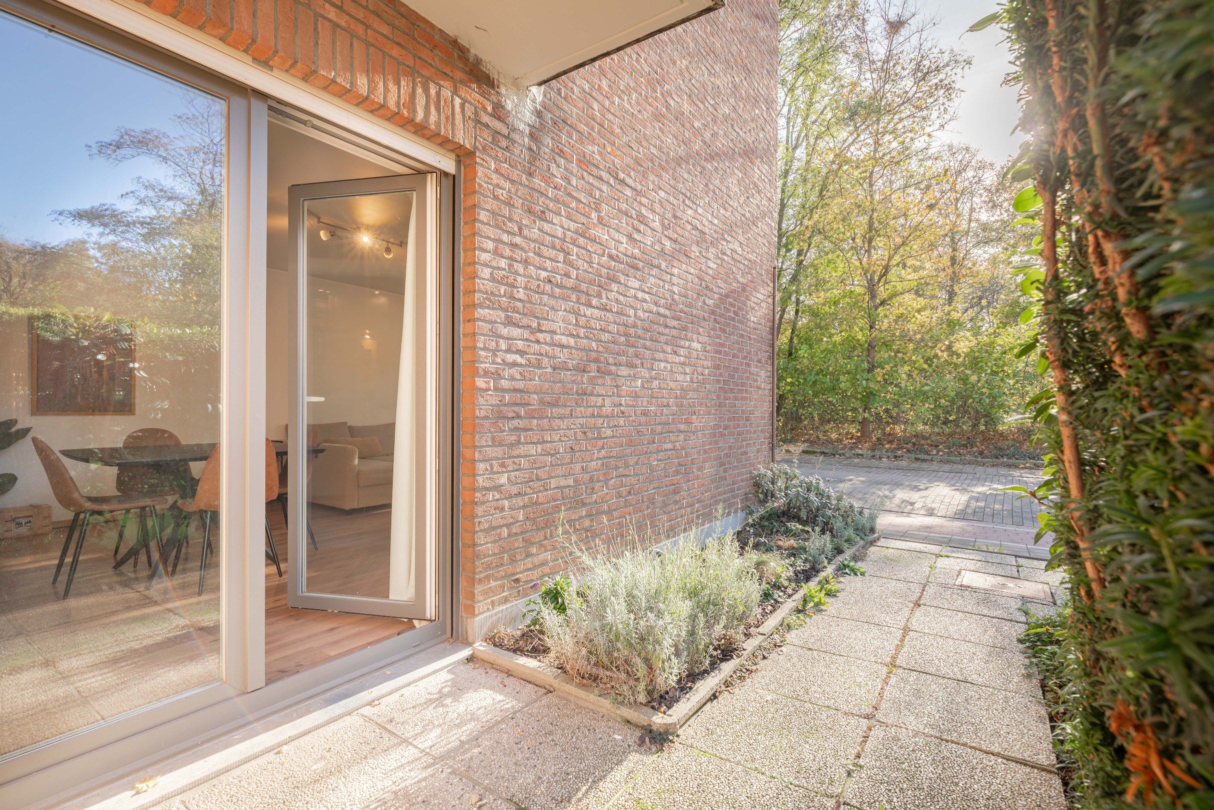 Knap gelijkvloers appartement met terras! foto 2