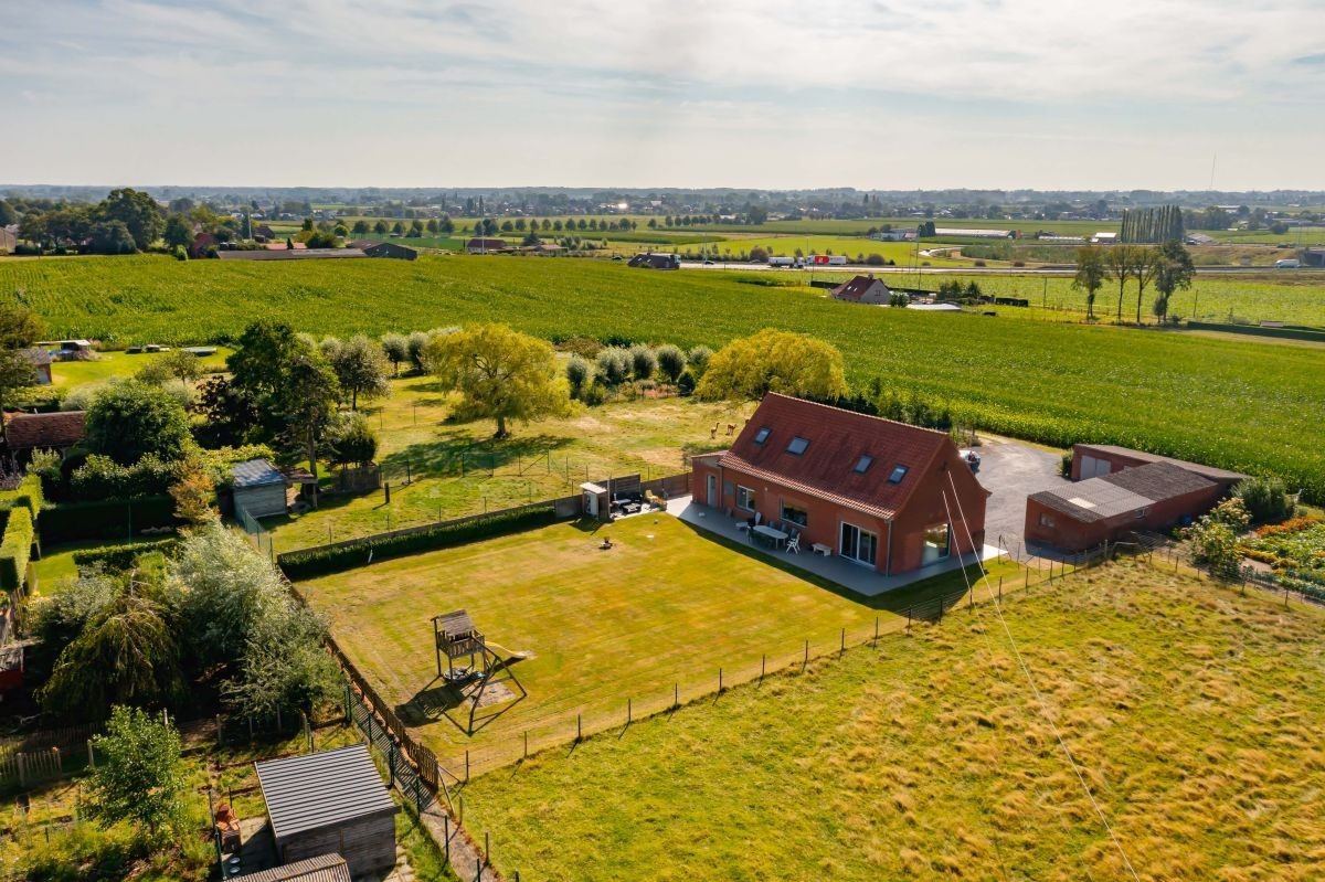 Landelijk gelegen woning met weide te koop te Torhout foto 6