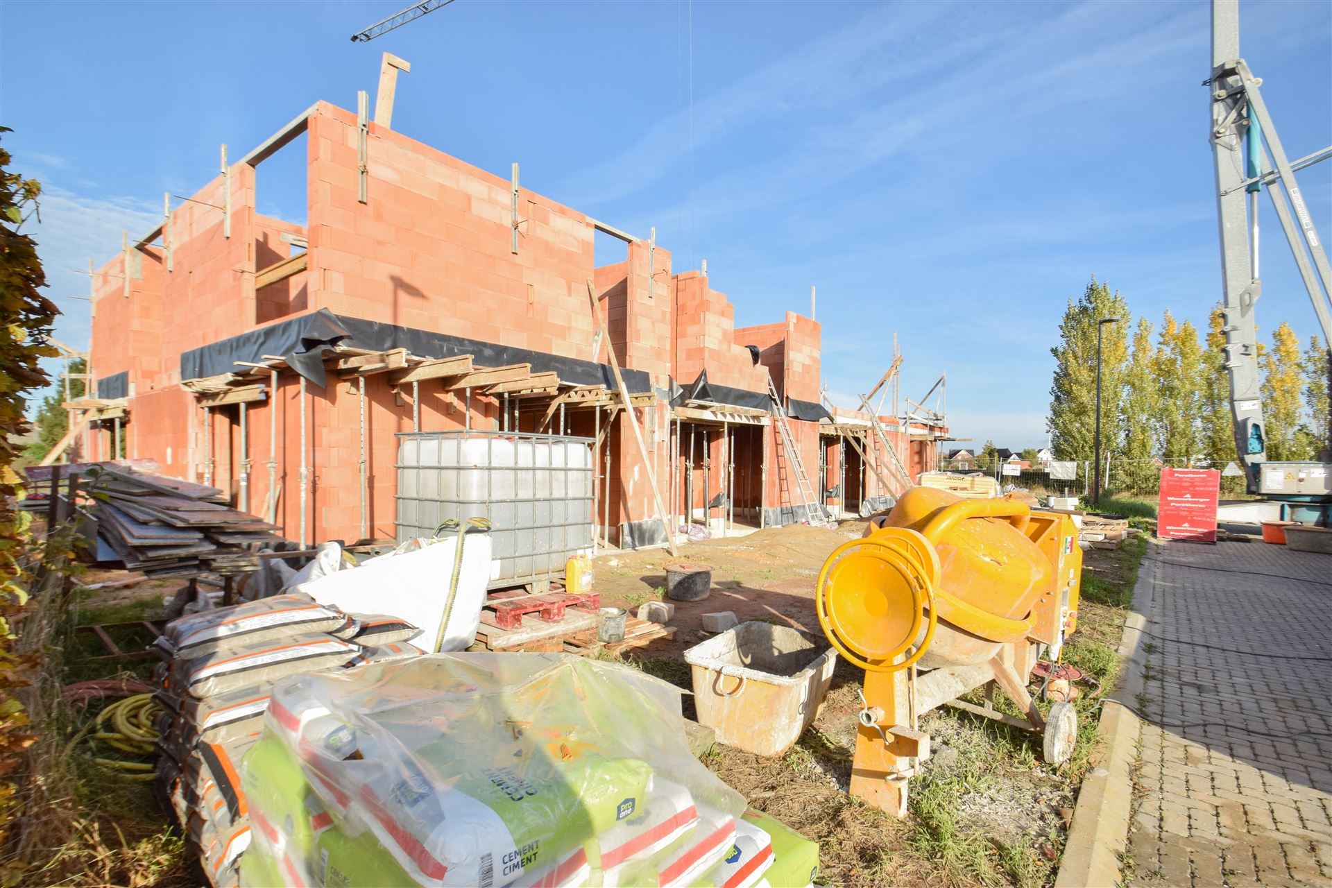 Halfopen nieuwbouw met mog. 4 slpk in een doodlopende straat foto 7