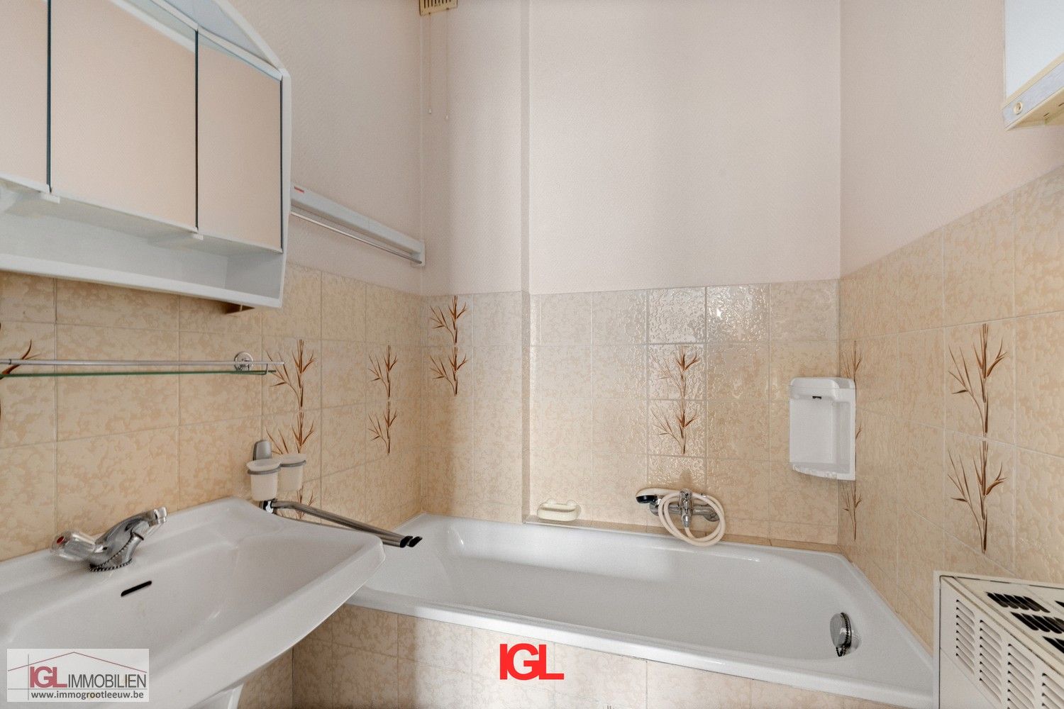 Lichtrijk 2-slaapkamerappartement met garagebox en kelder in Sint-Pieters-Leeuw foto 5