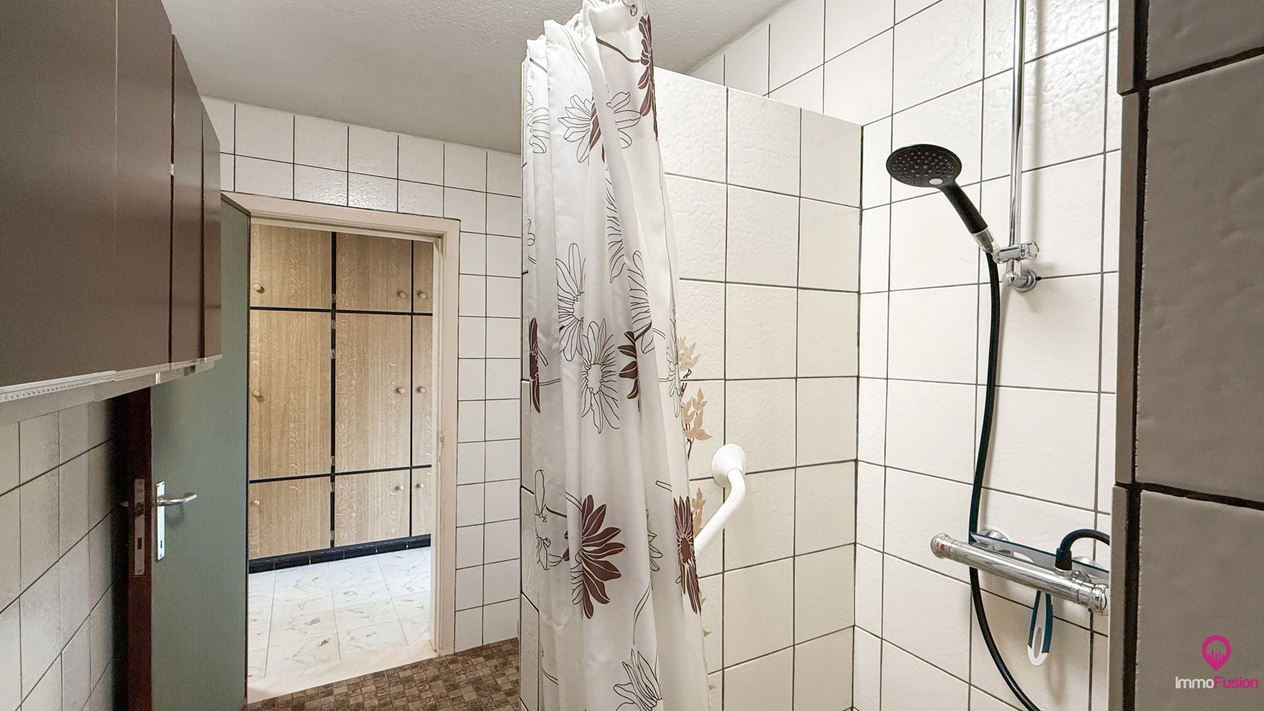 Ruime gezinswoning 4 slpks, grote kelder & werkplaats! foto 16