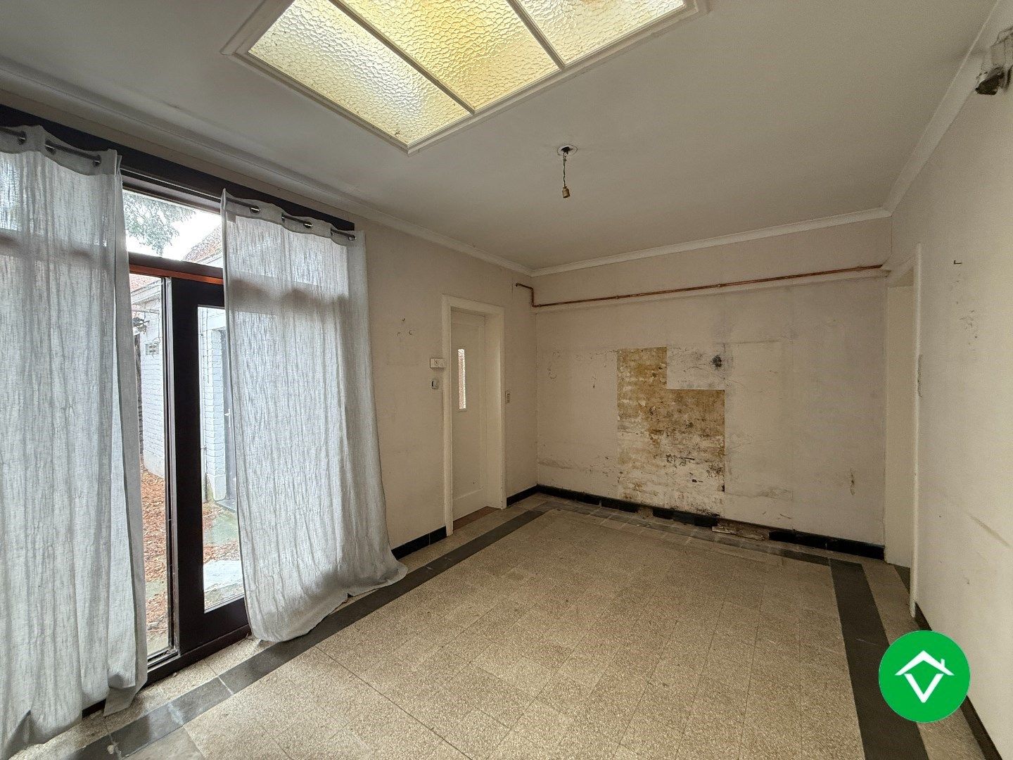 Rijwoning met 3 slaapkamers en tuin op centrale ligging te Roeselare foto 6