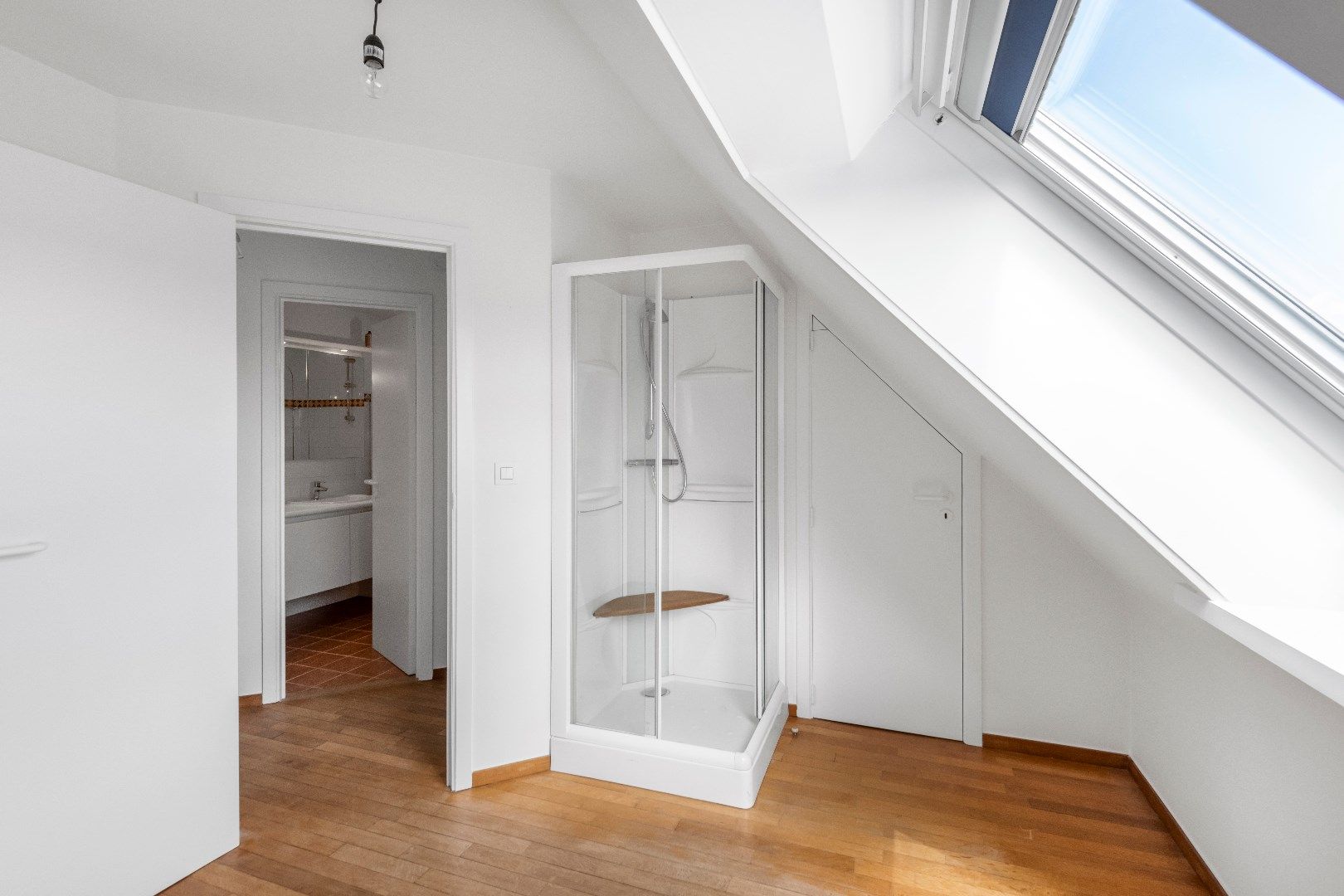 Duplex dakappartement met drie slaapkamers en zonnige terrassen gelegen vlakbij in de Dumortierlaan. foto 19