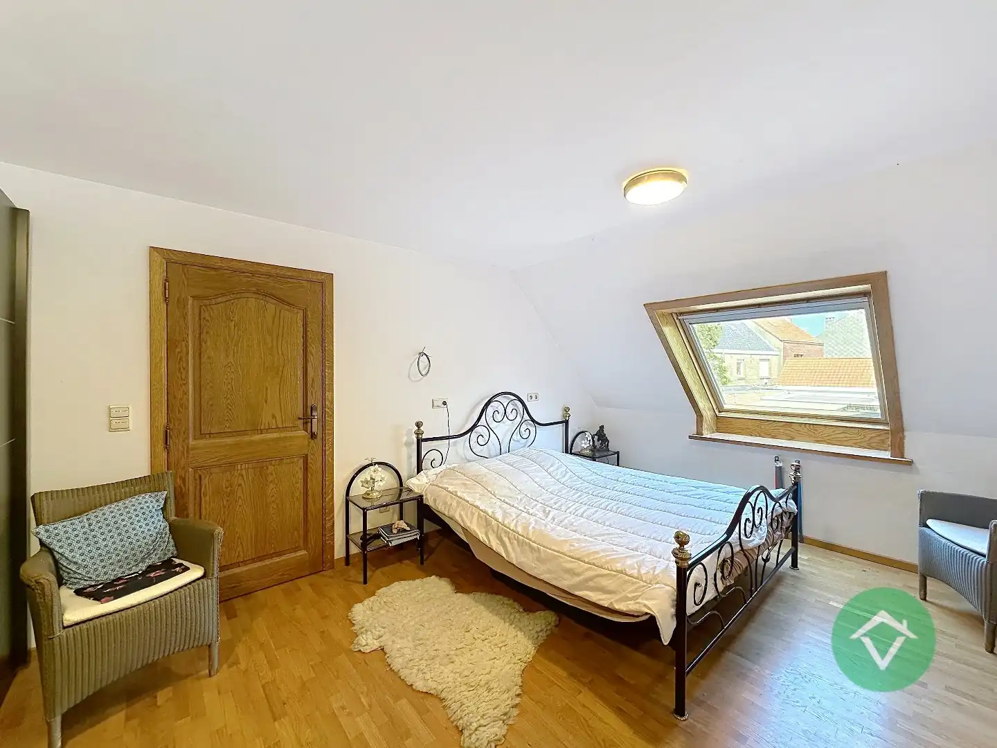 Ruime gezinswoning met dubbele garage in Koekelare foto 19