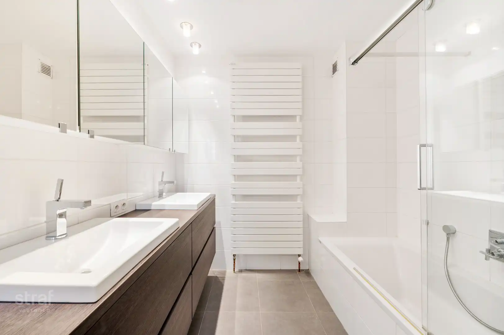 Ruim (en ook groot) huis op Linkeroever&nbsp;met praktijkruimte/ studio foto 12