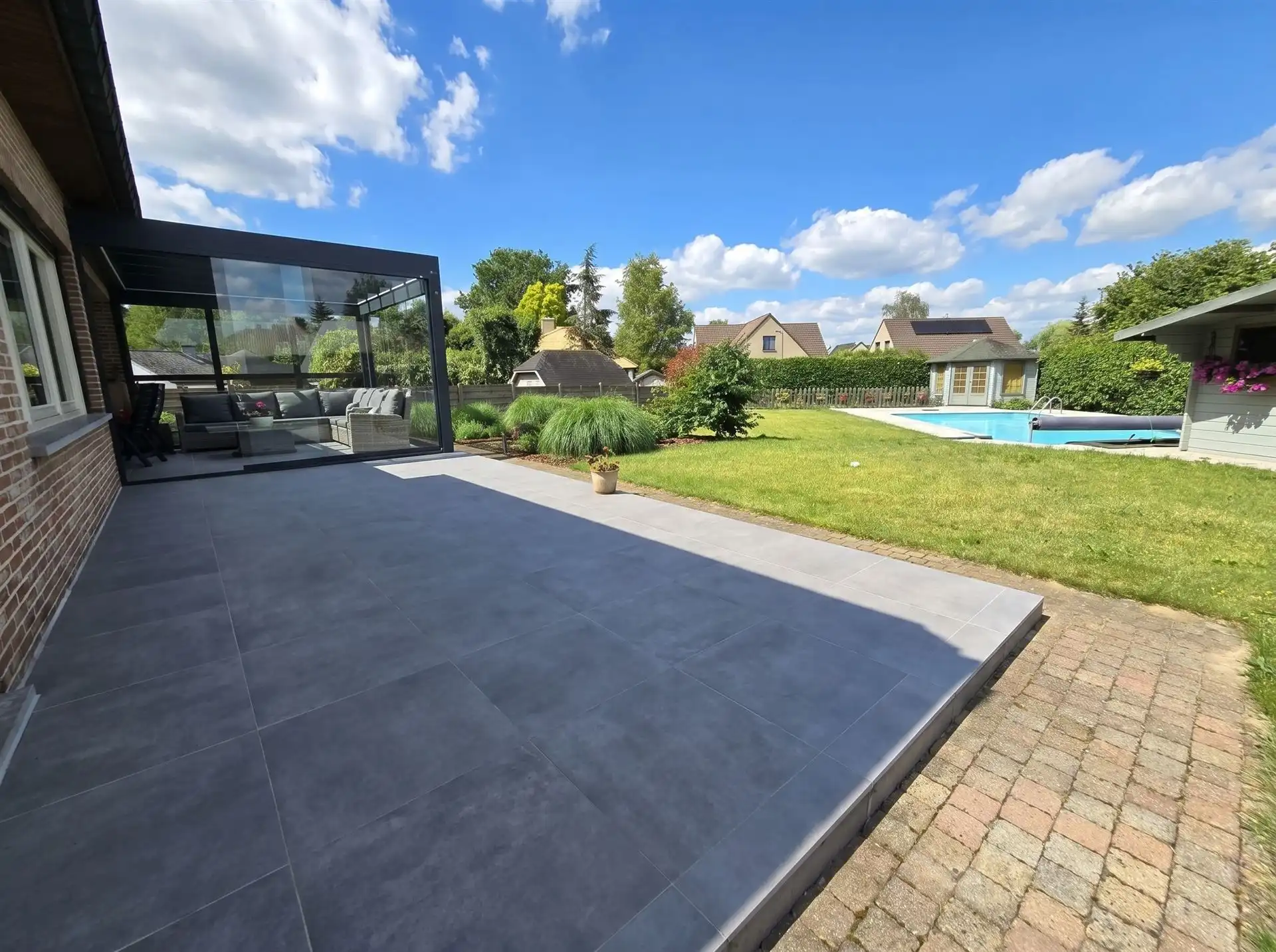 Stijlvolle woning met 4 slks op een perceel van 897m²  foto 14