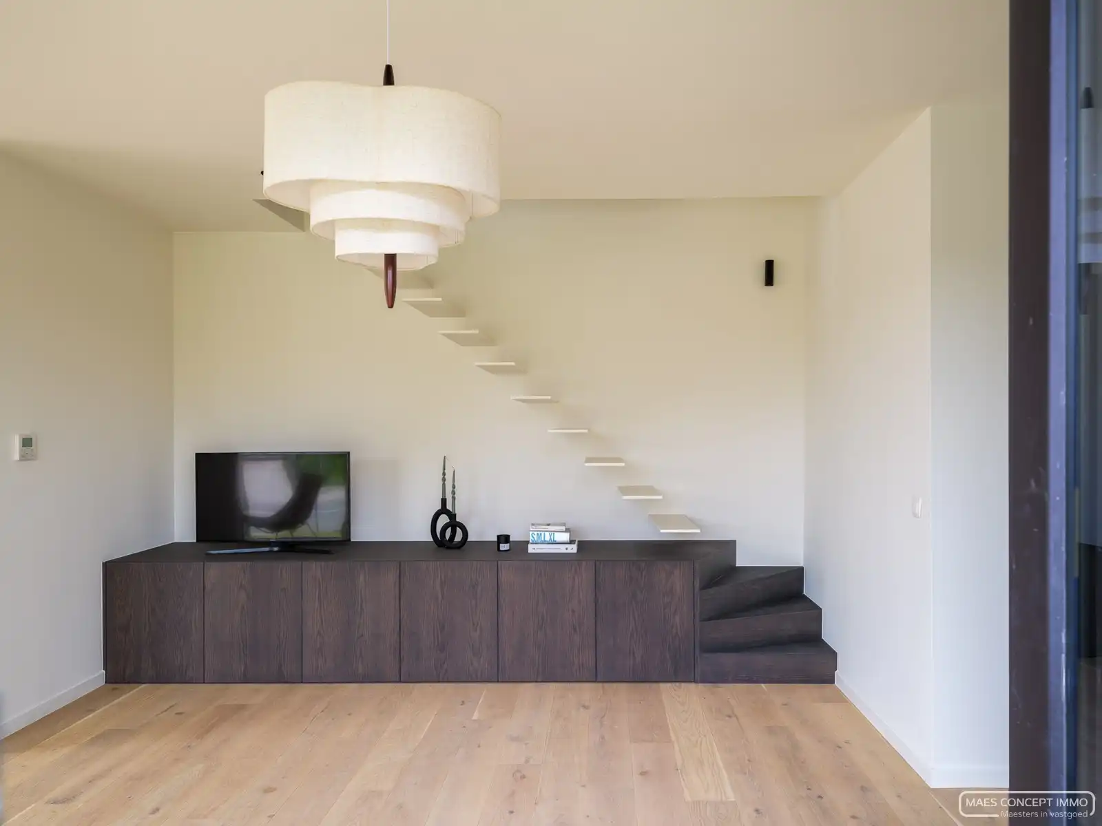 Gerenoveerde woning met 3 slaapkamers te koop in Waregem centrum foto 7