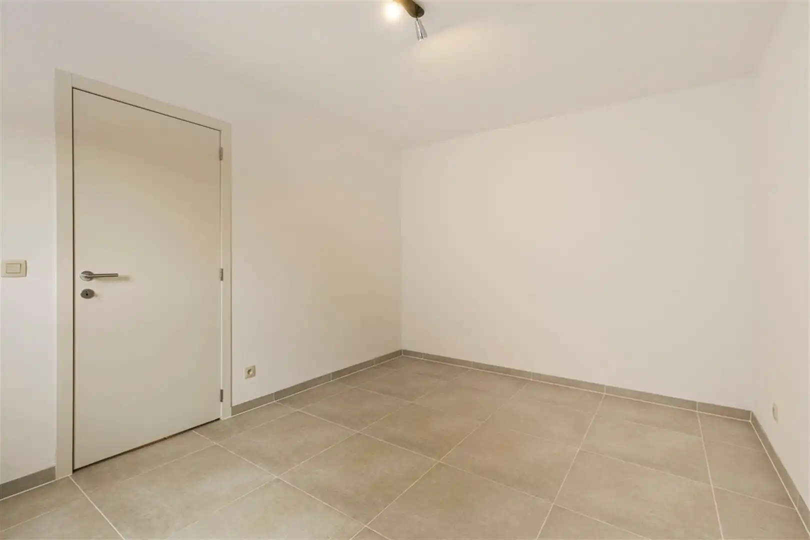 Uitzonderlijk ruime en toekomstgerichte woning met een indrukwekkende 358m² bewoonbare opp. EPC-label A. Residentiële woonwijk met winkels, scholen, horeca en andere voorzieningen vlakbij. foto 25