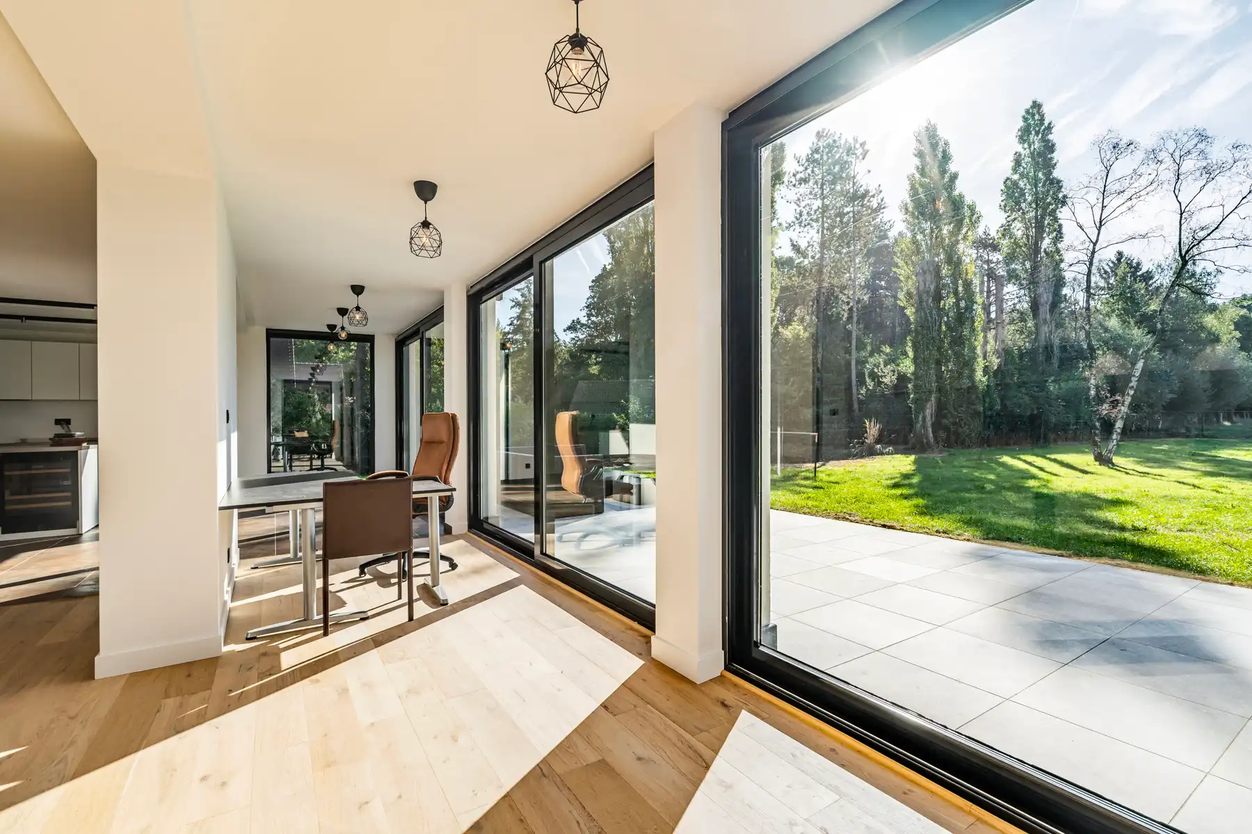 Gerenoveerde villa in een groene omgeving nabij alle invalswegen foto 10