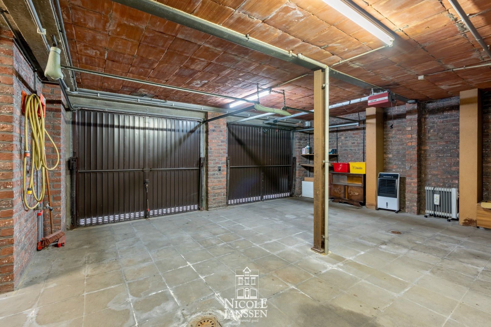 Unieke eigendom met molen foto 19