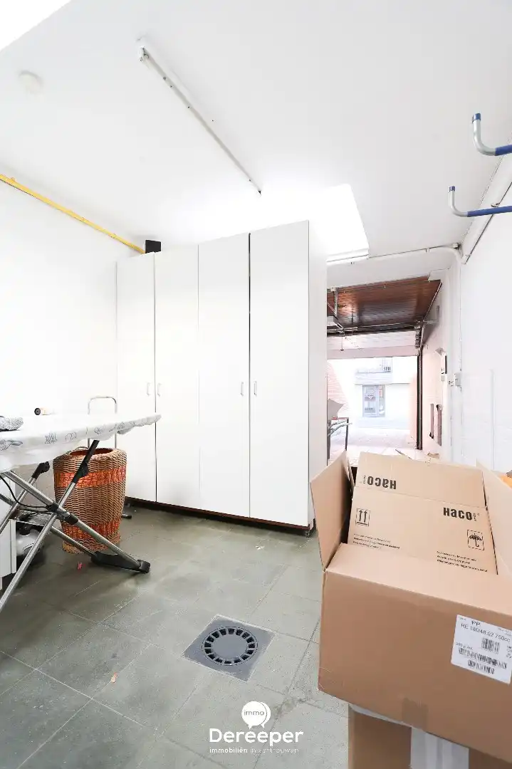Karaktervolle woning met 3 slaapkamers en prachtige zuidgerichte tuin in hartje Jabbeke foto 26