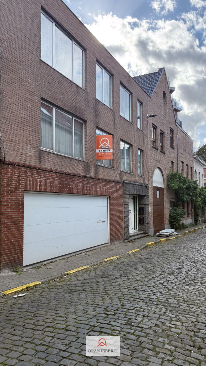 te huur : grote garage voor minimum 2 wagens foto 4