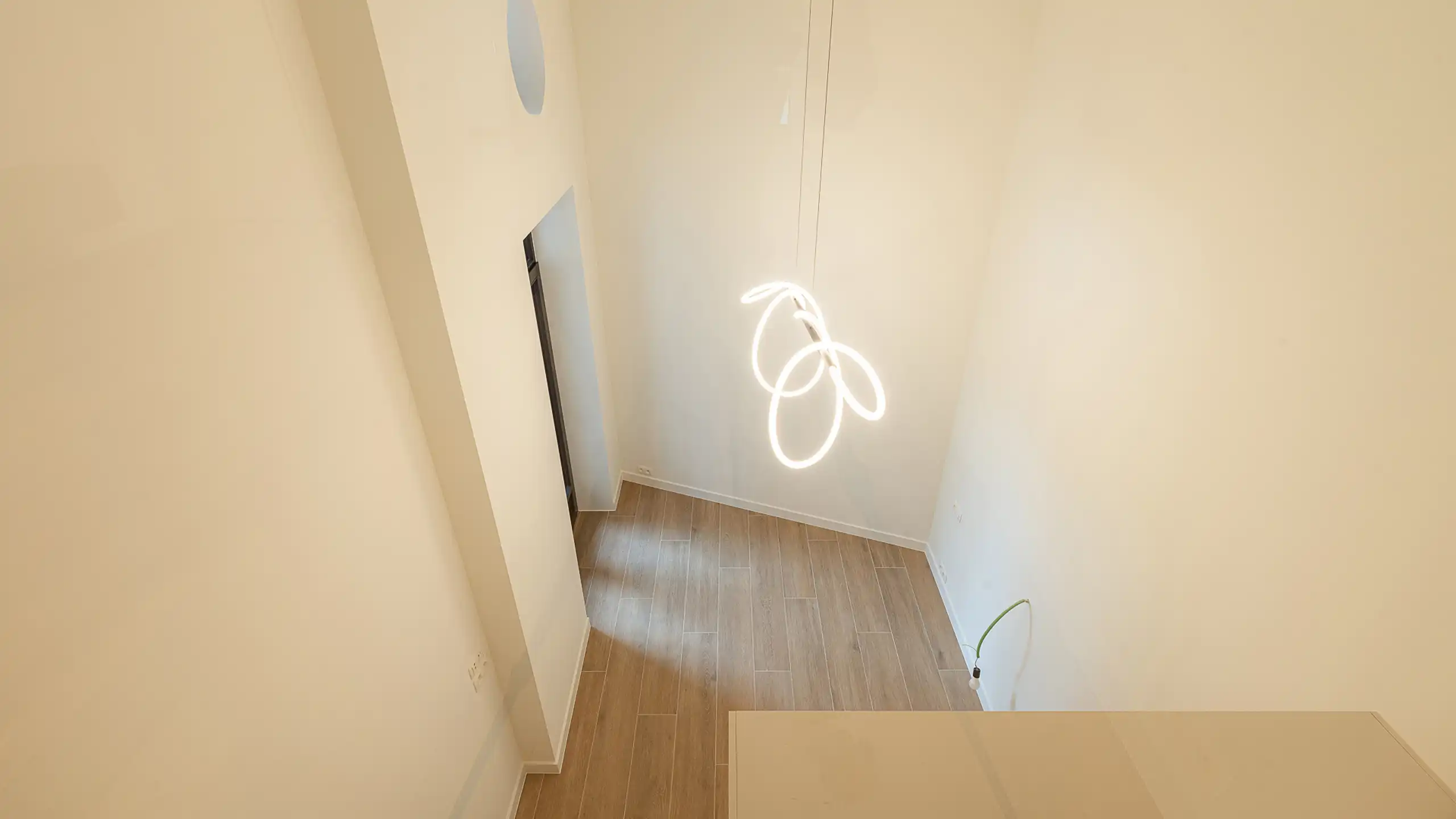 Nieuwbouwappartement met prachtig zicht op Lakeside  foto 27