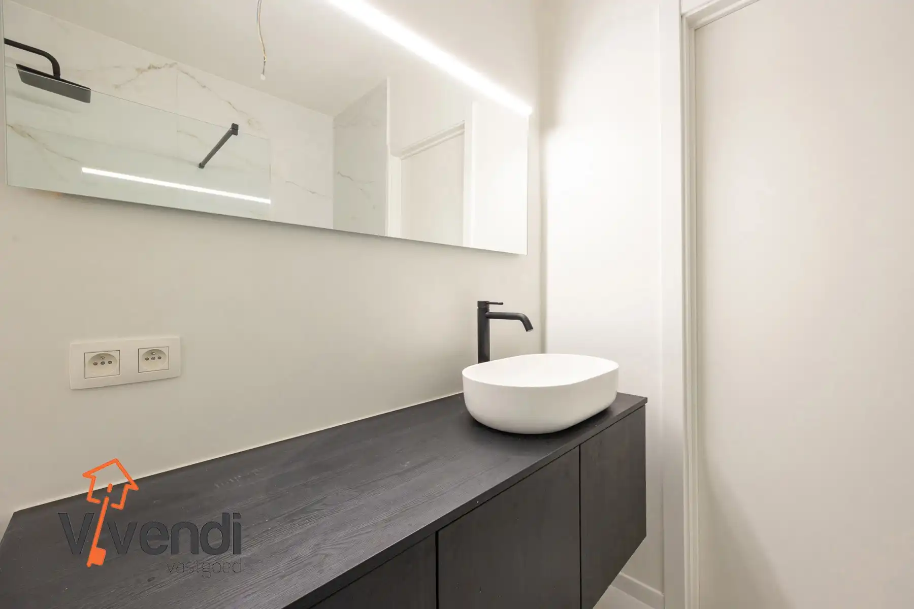 Gelijkvloers appartement van 110m² met 2slpk. foto 14