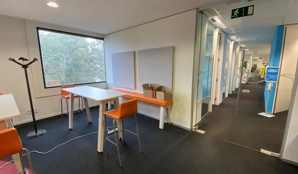Instapklare kantoren te huur langs E313 in Herentals foto 7