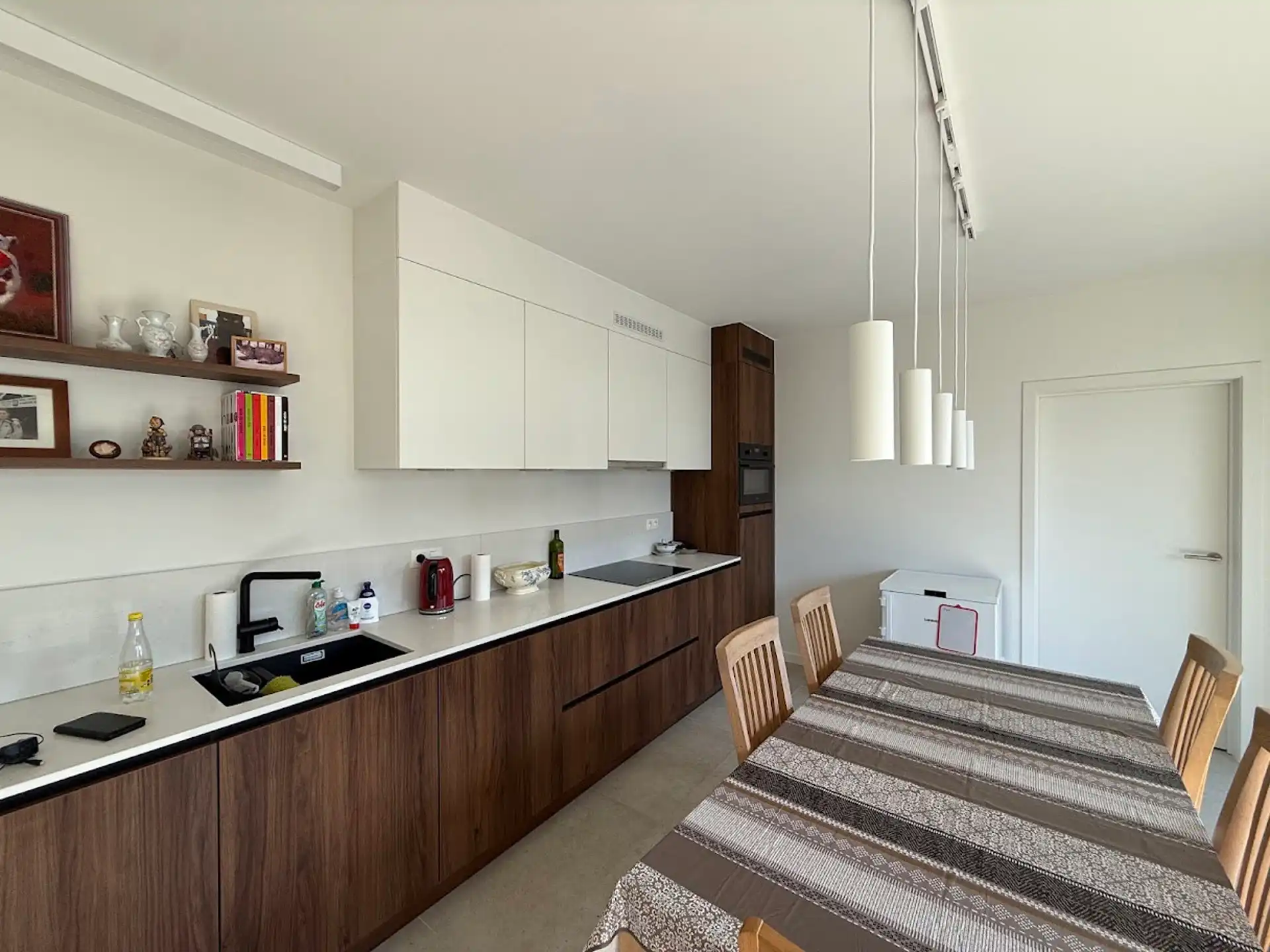 Stijlvol gemeubeld 1-slaapkmrappartement in nieuwbouw Amoer foto 5