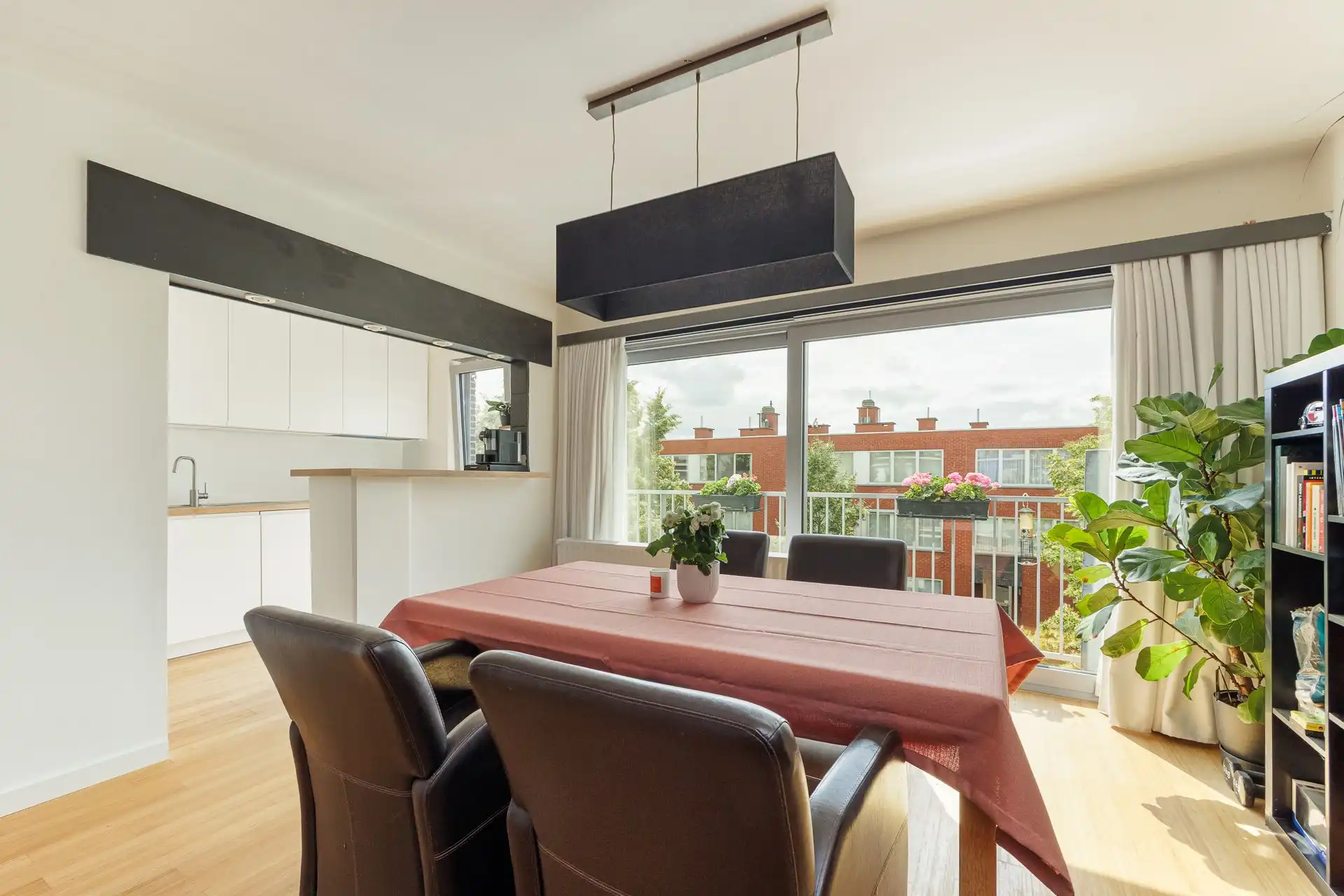 Rustig gelegen 2 SL appartement met garage foto 2