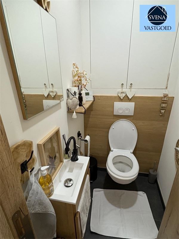 ZEER MOOIE EN EIGENTIJDSE WONING MET 4 SLAAPKAMERS foto 9