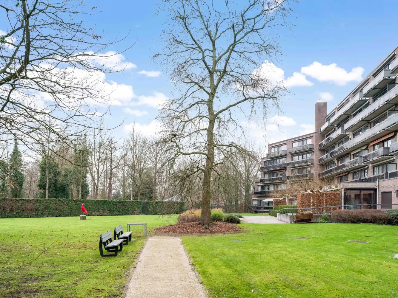 Nette serviceflat op 1e verd. met terras foto 15