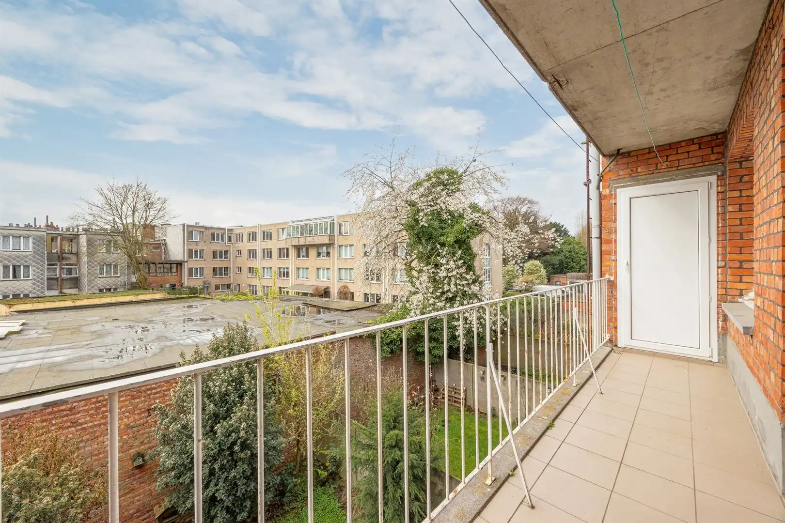 Opgefrist 2-slaapkamer appartement foto 13