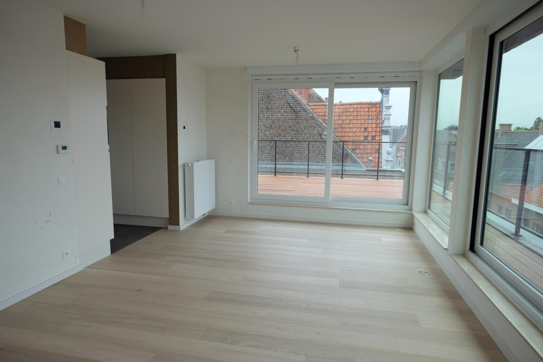 Centraal gelegen nieuwbouwappartement met ruim zonnig terras foto 2