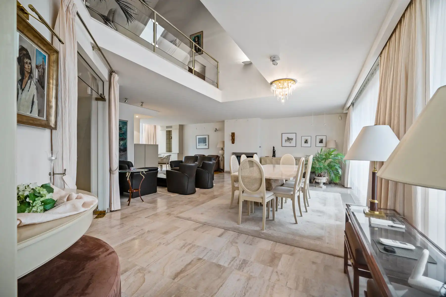 Ruim te renoveren duplex app. in het centrum van Schilde foto 4