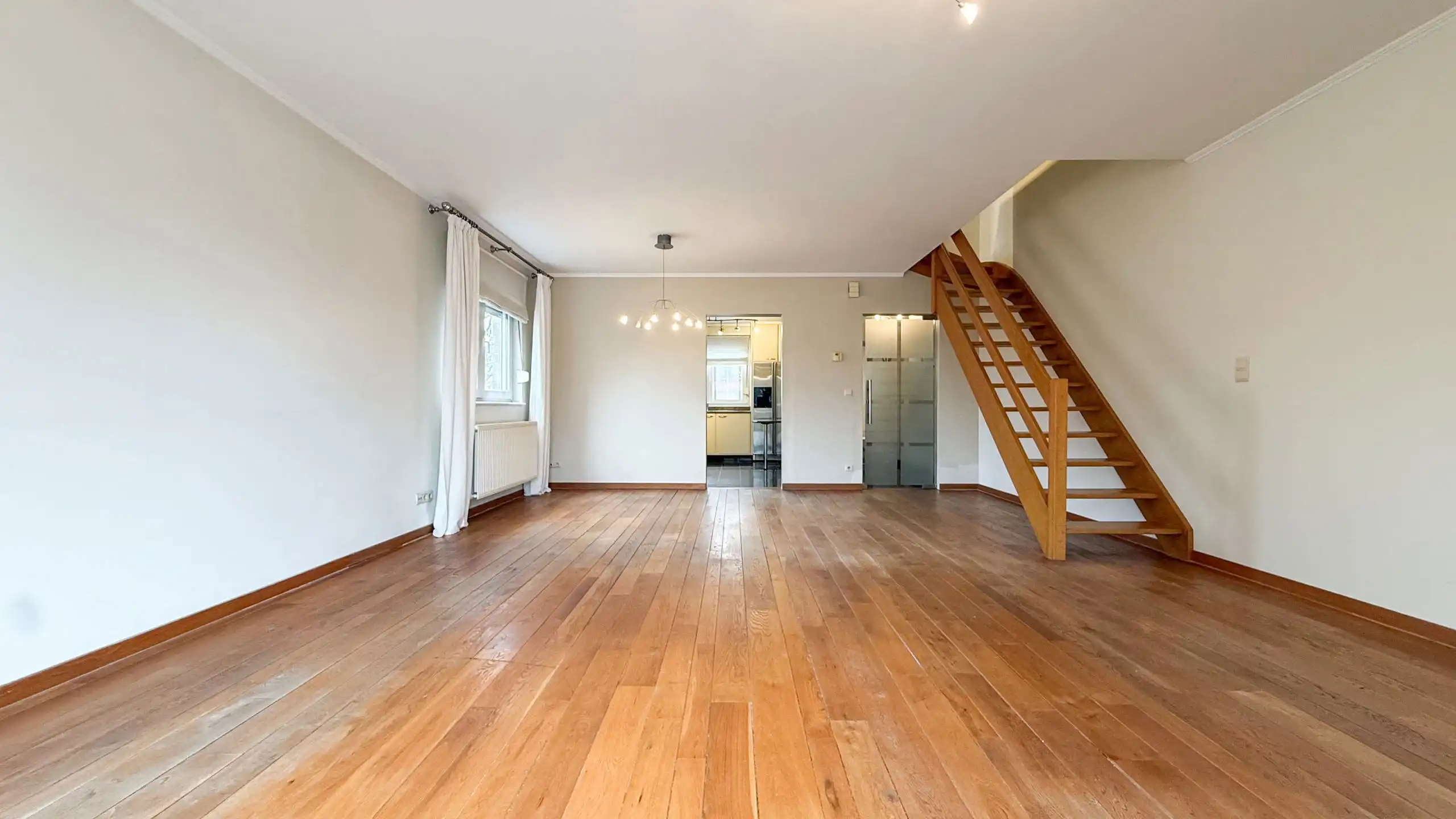 Gezellig duplex appartement met terras en garagebox in HZ! foto 4