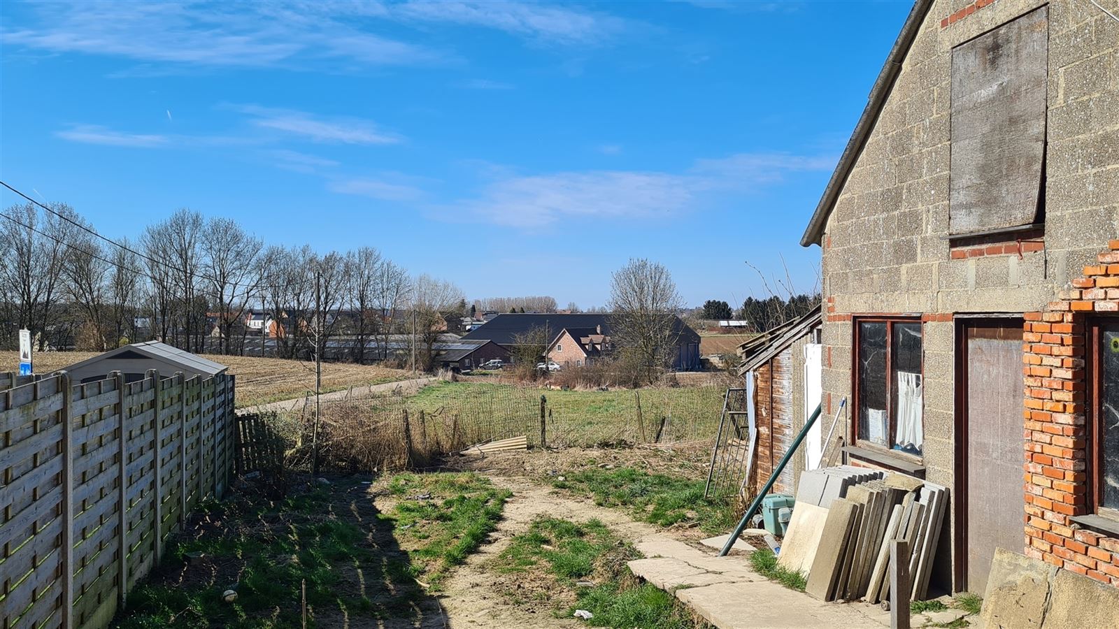 Deels gerenoveerde woning op rustige locatie! foto 9