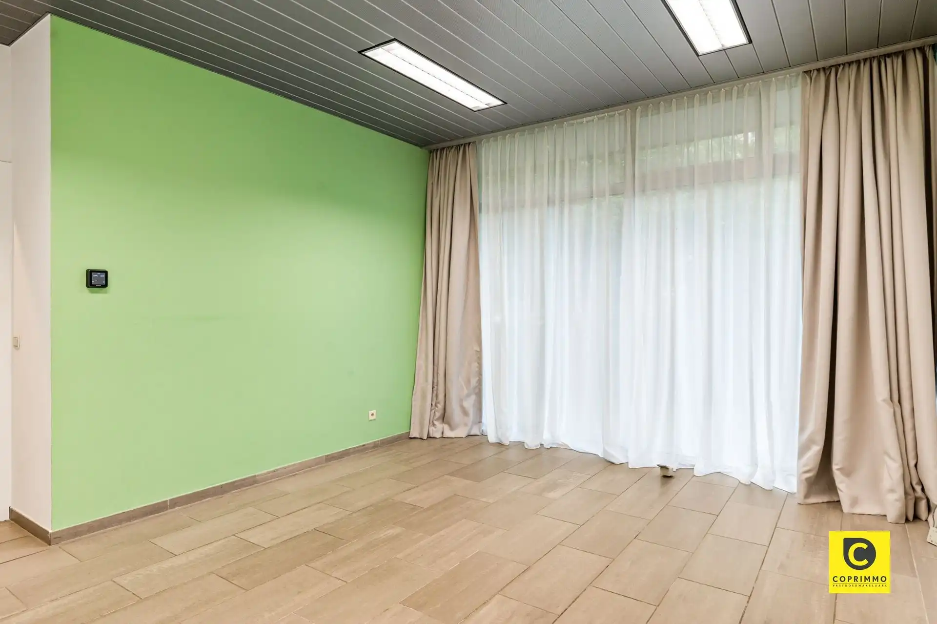 GLV kantoor-/praktijkruimte met 3 staanplaatsen! foto 4