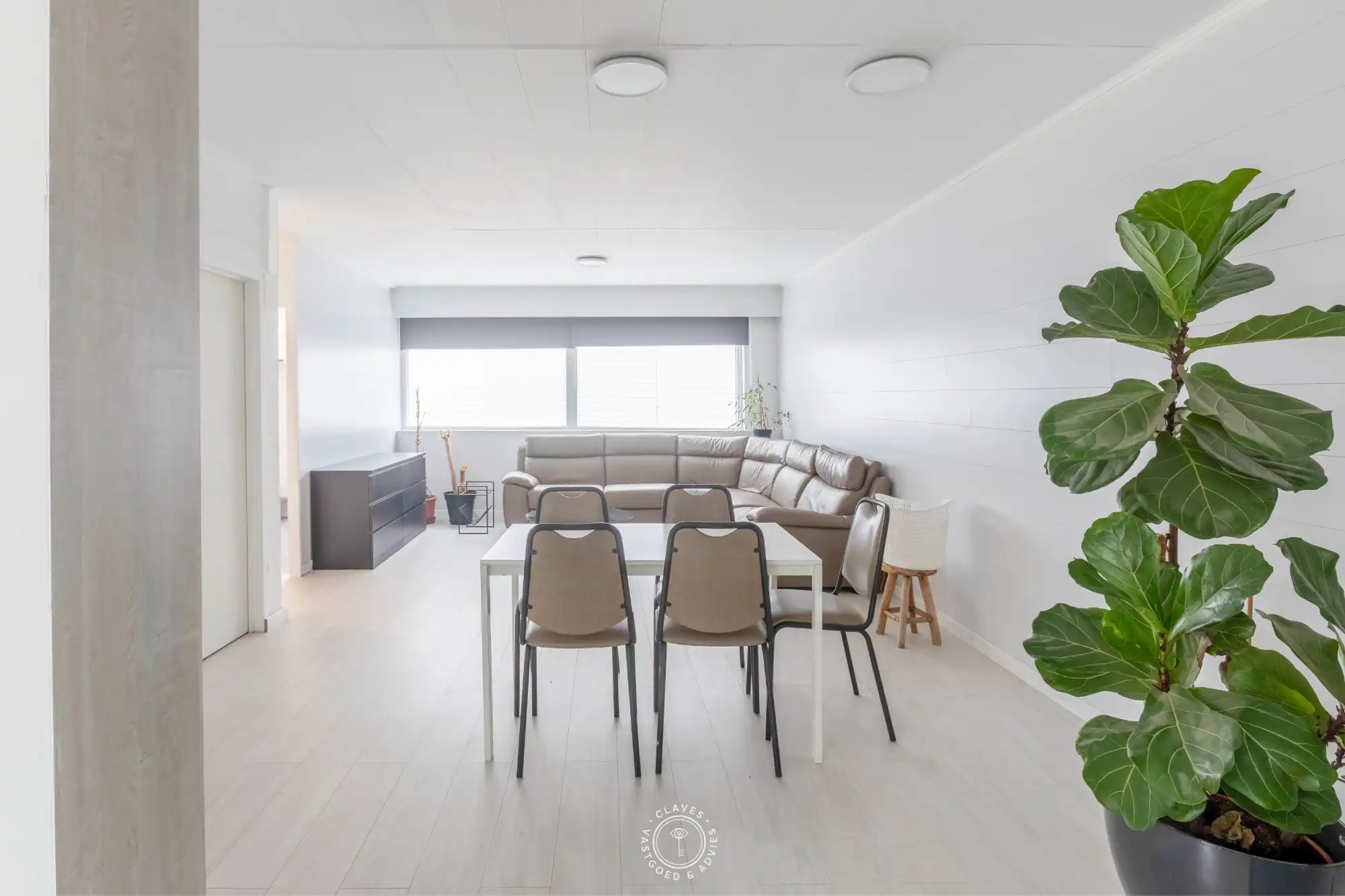 Vierslaapkamer woning met privatieve parkeermogelijkheden foto 3