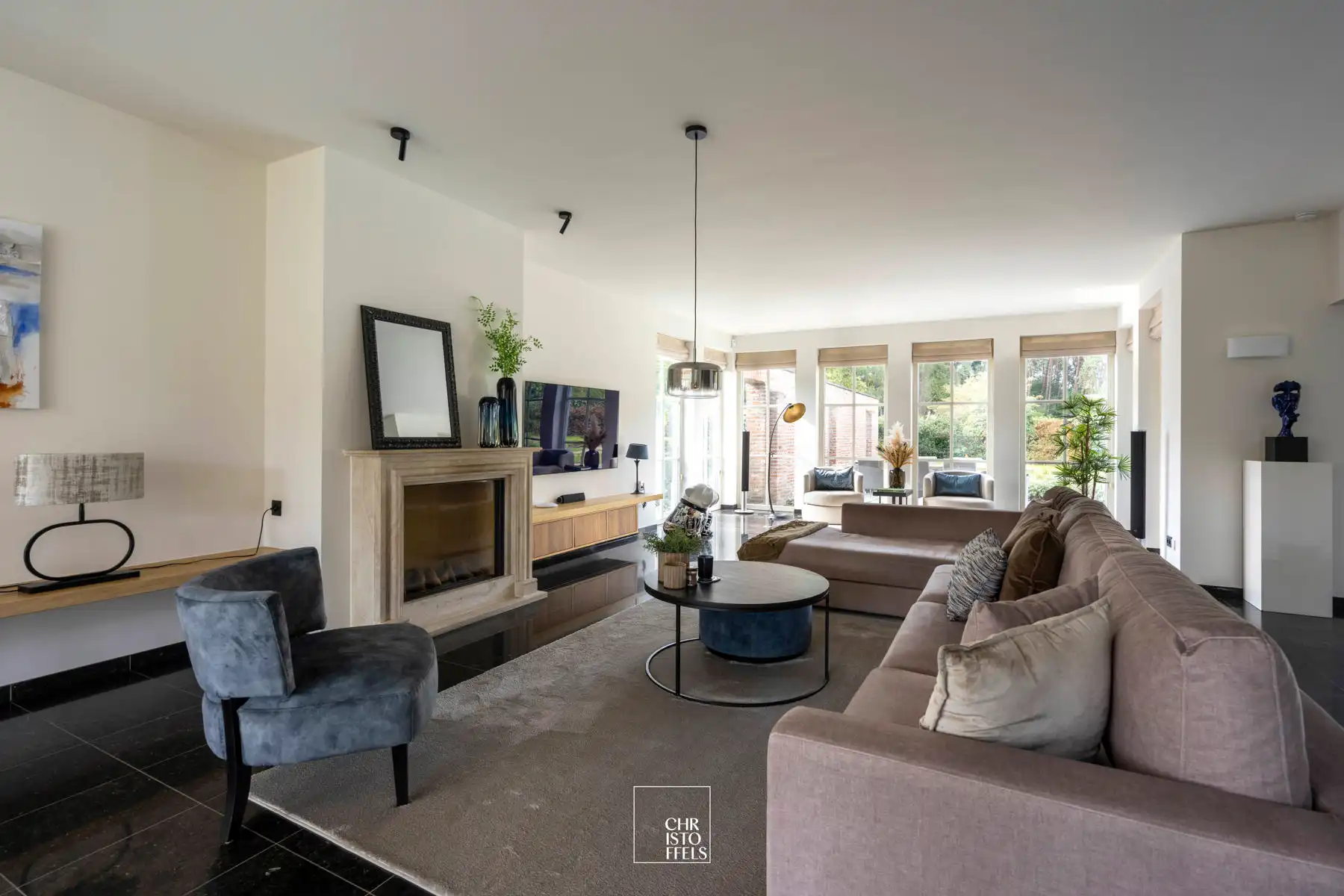 Exclusief landhuis met buitenzwembad op perceel van 2.787m² aan de bosrand. foto 5